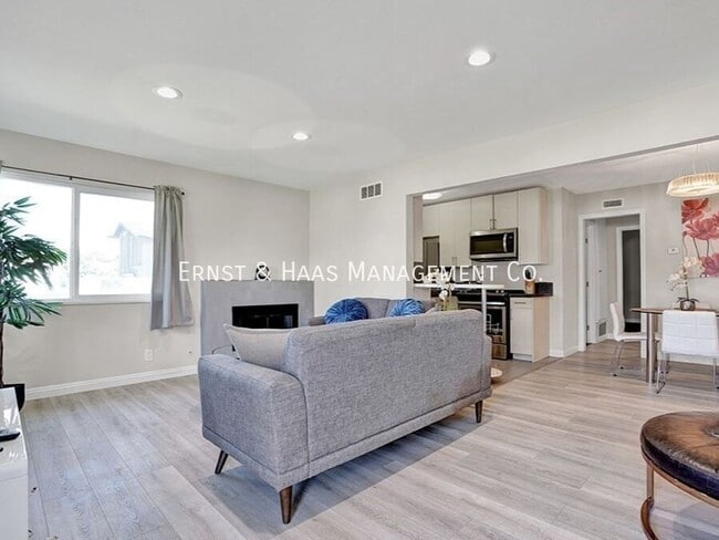 Building Photo - 17071 Oak Ln