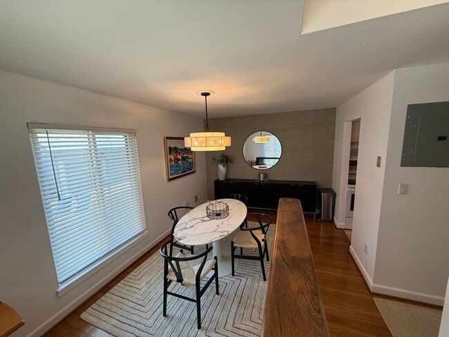 Dinning Room - 287 Lear St