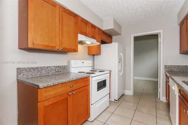 Foto del edificio - 6331 Southgate Blvd