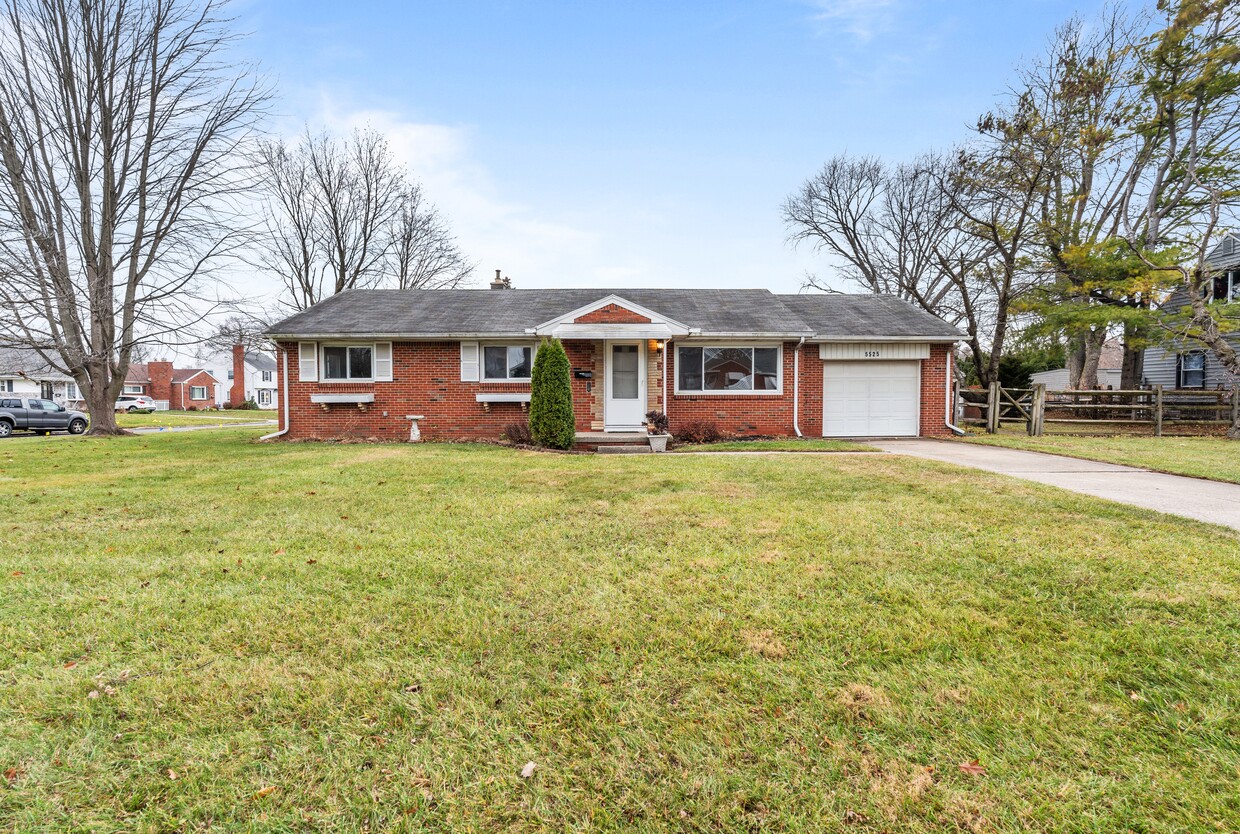 Foto principal - 5525 Sunnyside Dr