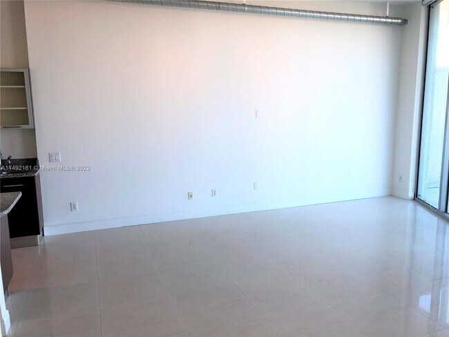 Foto del edificio - 3029 NE 188th St