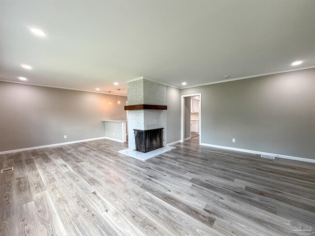 Building Photo - 1815 Hallmark Dr