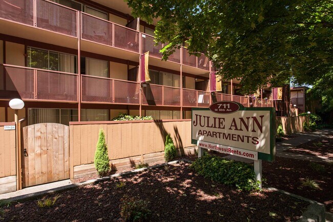 Foto del edificio - Julie Ann