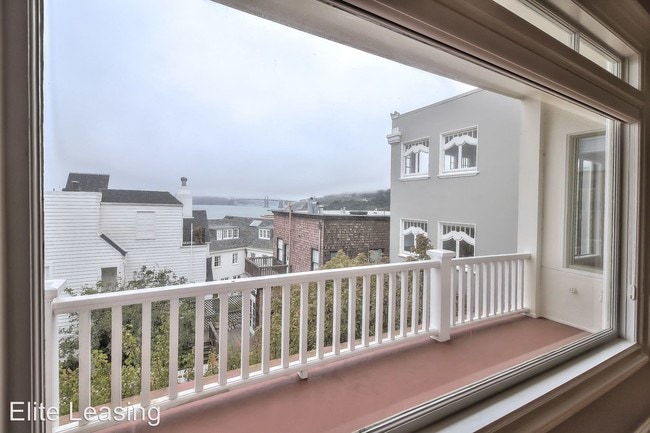 Building Photo - 322 El Camino Del Mar