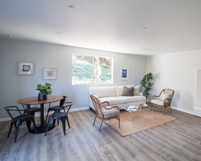 Building Photo - 3983 Cottonwood St