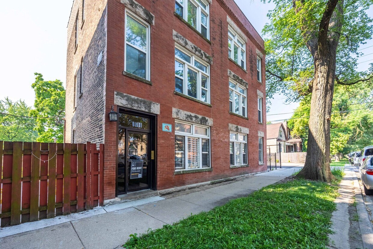 Foto principal - 1456 N Kedzie Ave