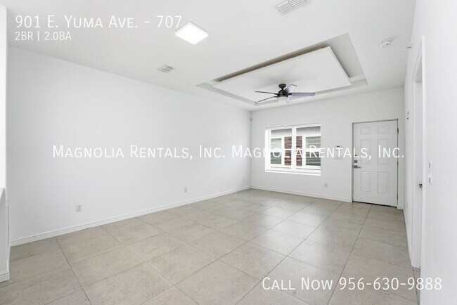 Building Photo - 901 E Yuma Ave