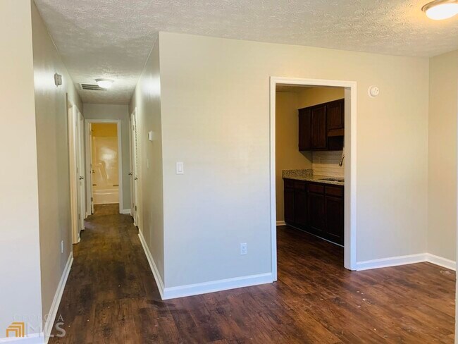Building Photo - 125 Pine Terrace