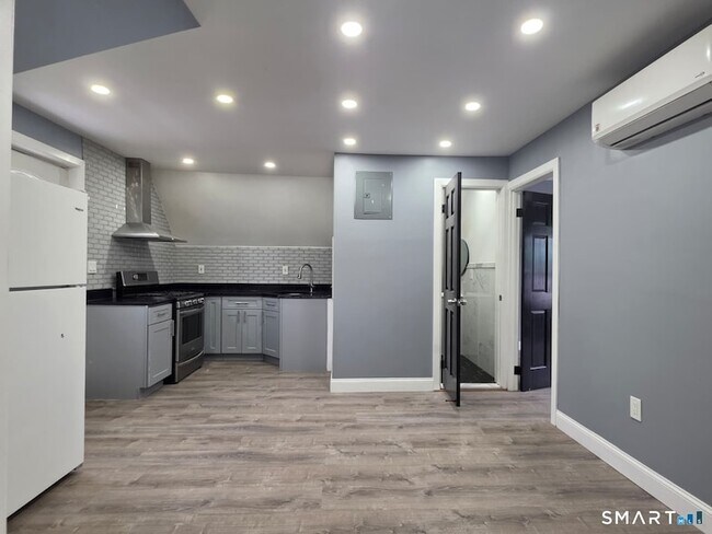 Foto del edificio - 979-981 Hancock Avenue Unit 3