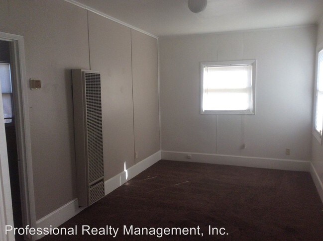 Building Photo - 208 Wilson Ave