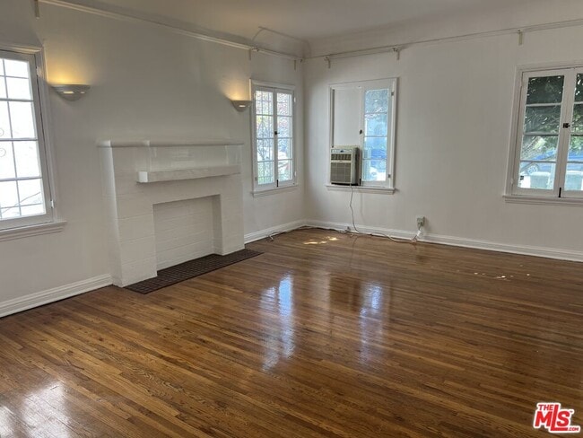 Building Photo - 741 S Mansfield Ave