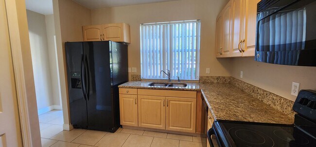 Photo - 3 Bedroom 2 Bath Lakefront Townhouse