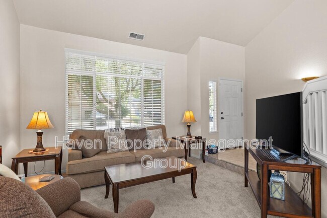 Foto del edificio - 2866 Valcourt Way