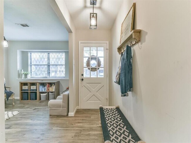 Foto del edificio - 401 Reta Dr