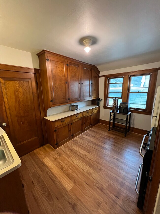Kitchen - 2124 N 60th St