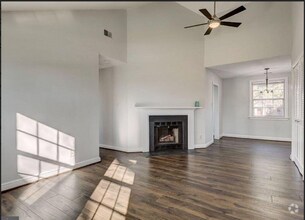 Building Photo - 2701 Arlington Blvd