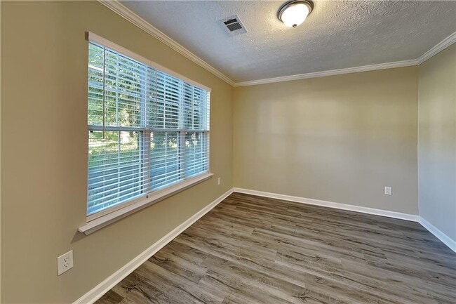 Building Photo - 1357 Lamont Dr SW