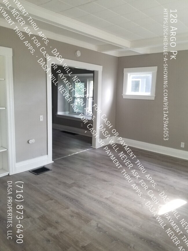 Foto del edificio - 128 Argo - 3 Bed / 1 Bath