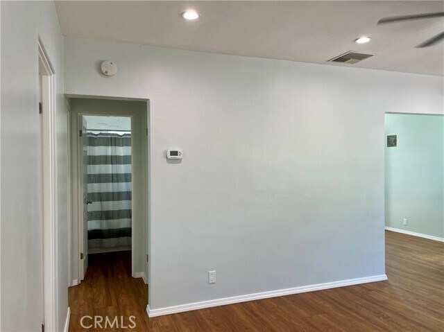Foto del edificio - 5550 Riverton Ave