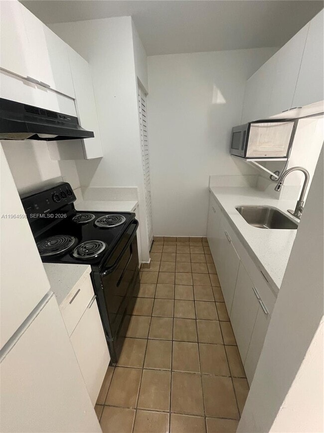 Building Photo - 9700 Hammocks Blvd