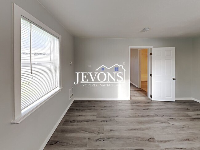 Foto del edificio - 3303 S Ainsworth Ave