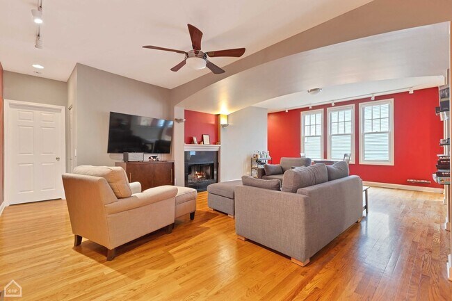 Foto del edificio - 3845 N Ashland Ave