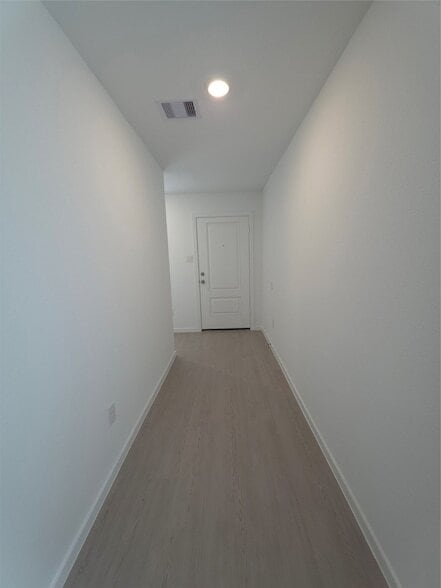 Building Photo - 26710 Sunrise Dr