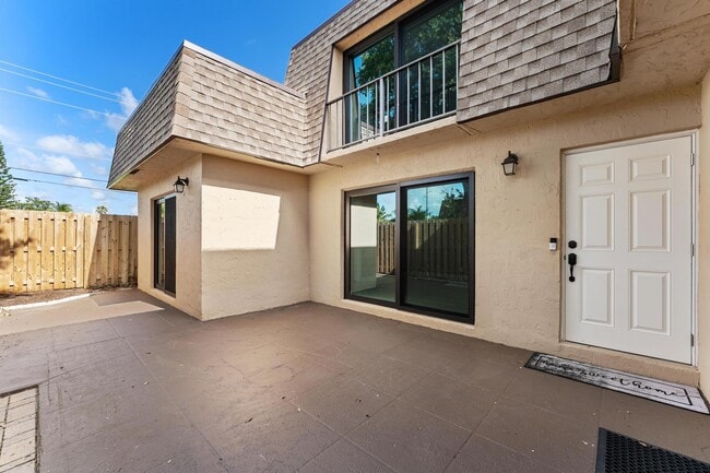 Building Photo - 301 Waterview Dr