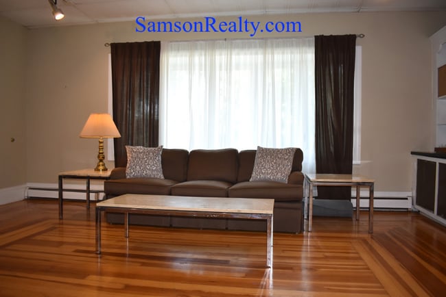 Foto del edificio - 216 Medway St