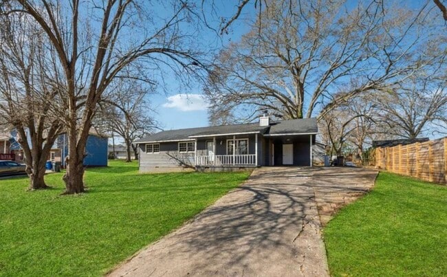 Building Photo - 401 Cabriolet Ct