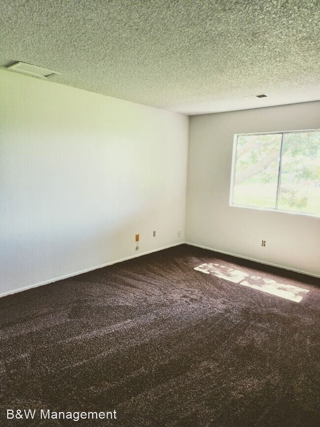Building Photo - 3 br, 2.5 bath House - 536 Bakeman Lane