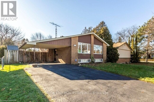 Building Photo - 195 Bendamere Ave