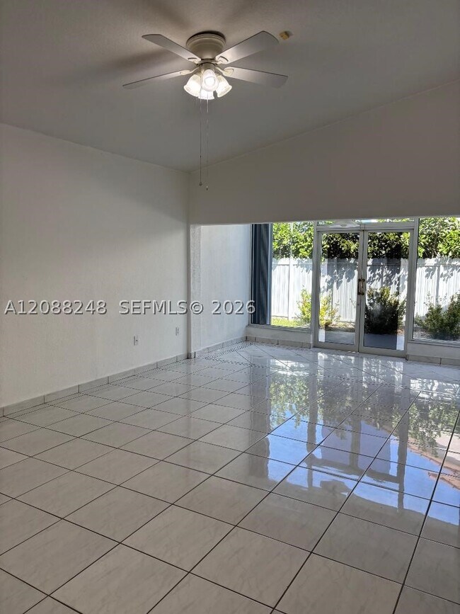 Foto del edificio - 8995 NW 148th St