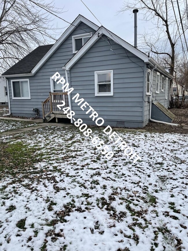 Building Photo - Move in Ready Bungalow in Warren