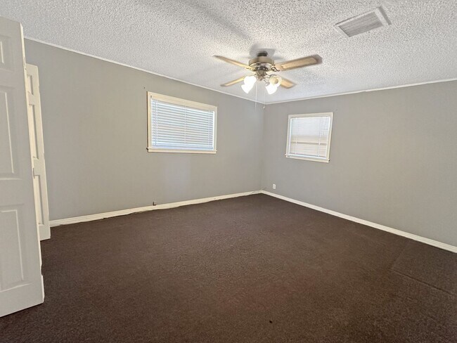 Foto del edificio - 514 West Ave J