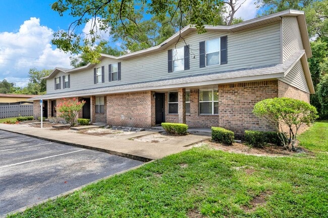 Building Photo - ***Cute 2 Bedroom Apartment in Orange City***