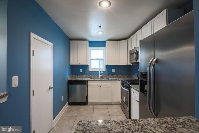 Building Photo - 4905 Ridge Ave
