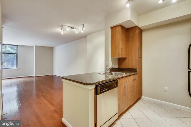 Foto del edificio - 1021 N Garfield St