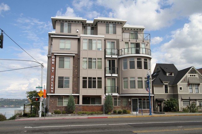 Building Photo - Newly Renovated Penthouse