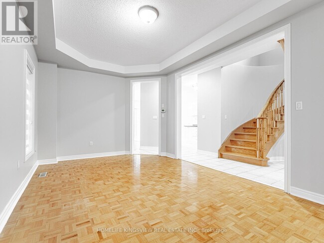 Building Photo - 15 Amarone Ave