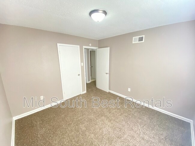 Building Photo - 4236 Tonawanda St