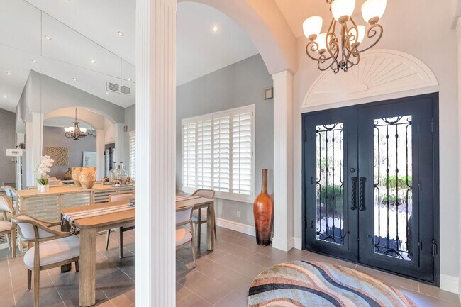 Foto del edificio - Rates Vary: $7,495 - $14,995