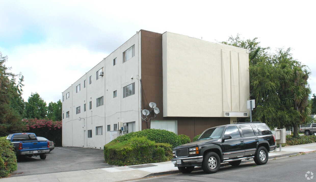Primary Photo - 809 Malone Rd