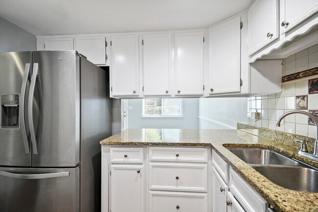 Building Photo - 536 Granite Ridge Pl