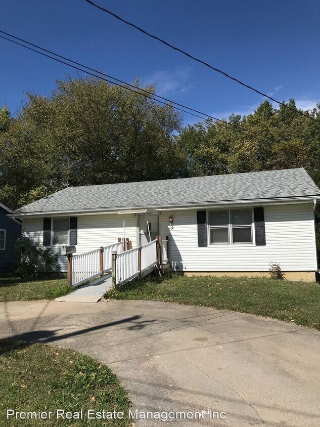 2 Br 2 Bath House 407 E Culton Street House For Rent In Warrensburg Mo Apartments Com