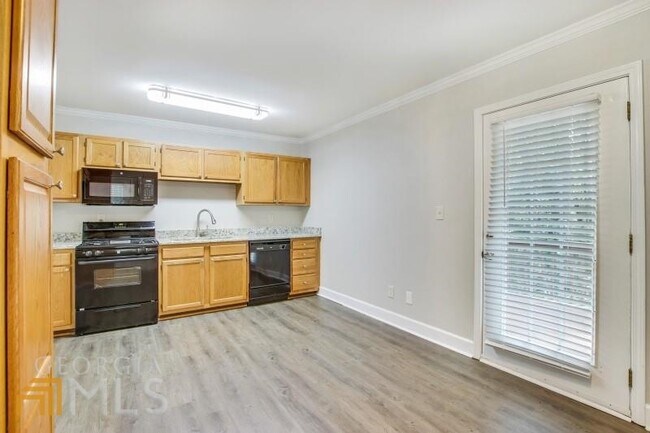 Building Photo - 3552 Meadowview Dr