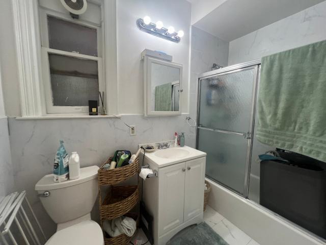 Foto del edificio - 1 bedroom in WOODSIDEw NY 11377