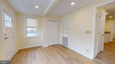 Building Photo - 824 Kintner Rd