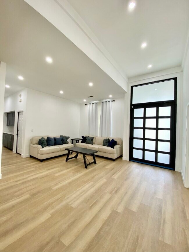Foto del edificio - 1205 Beckenham Pky