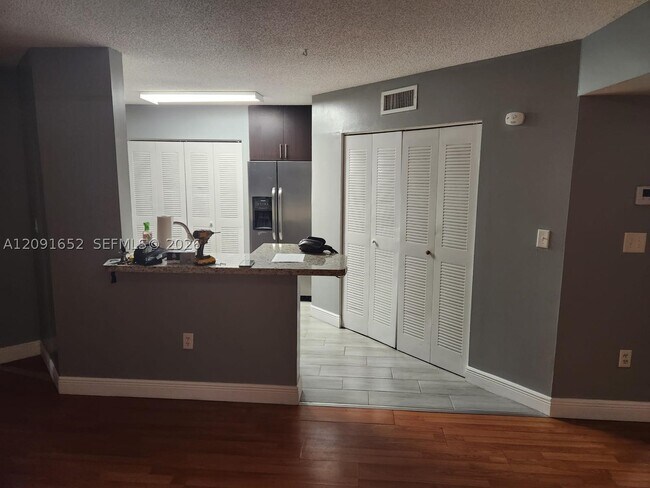 Foto del edificio - 6292 NW 186th St